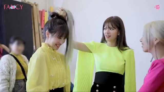 Momo gif