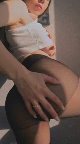 ass barely legal big ass brunette busty solo tights gif