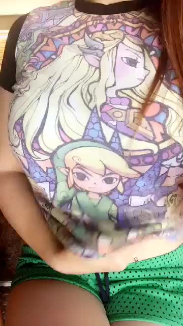 I finally found my long lost Zelda shirt but now it's way too tight for my tits