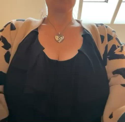 42(f) Titty drop!