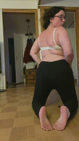 If you like 40 year old moms with fat butts I’m your fucking dreamgirl