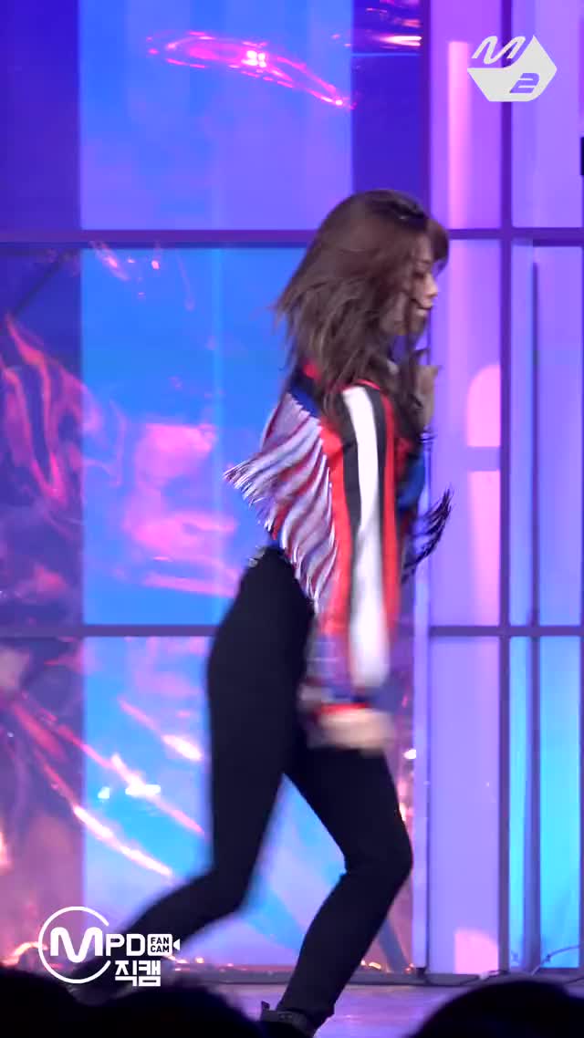 [MPD직캠 4K] 트와이스 정연 직캠 ‘FANCY’ (TWICE JEONGEON FanCam) @MCOUNTDOWN