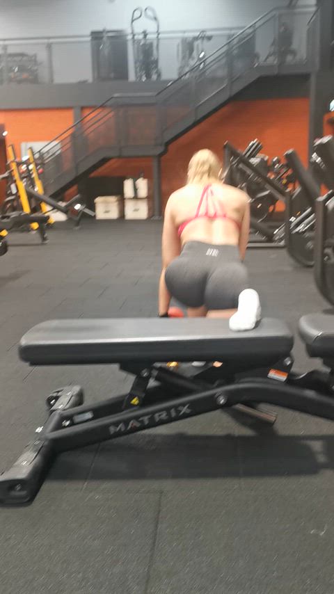 blonde cute gym onlyfans squat gif