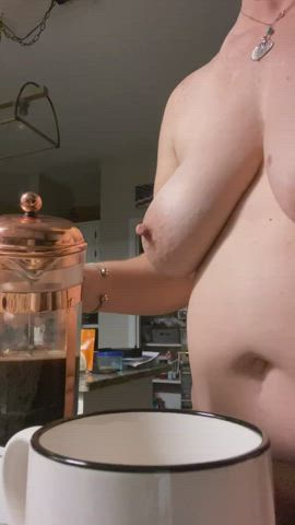 My kitty [f] pours a pot of French press.