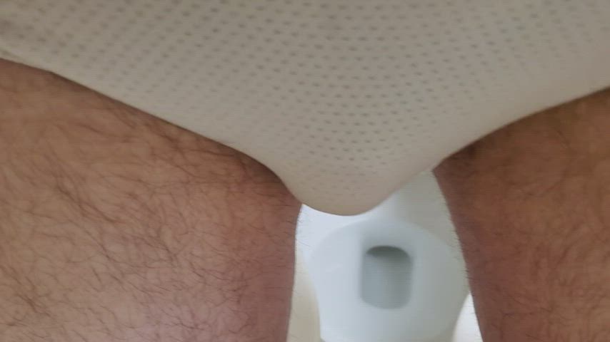 Should men pee sitting?