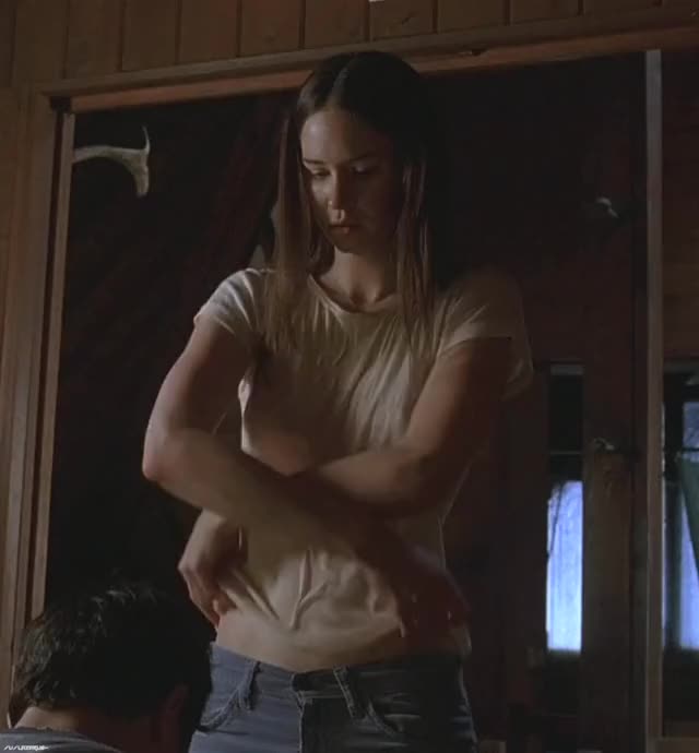 Katherine Waterston Perfect Stomach in The Babysitters