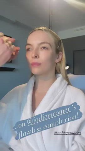 Cleavage Jodie Comer Natural Tits gif