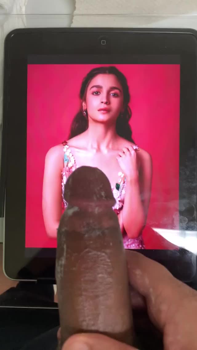 Alia Bhatt Cum Tribute!