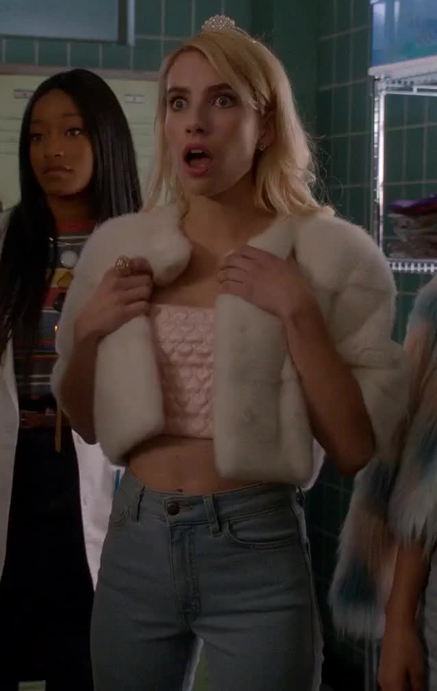 Emma Roberts - Scream Queens (2x01)