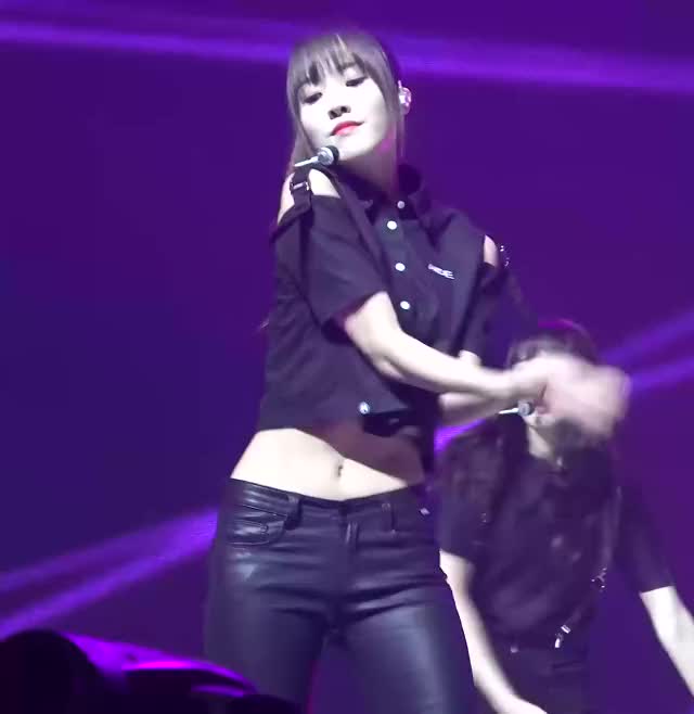 yuju tummy leather pants