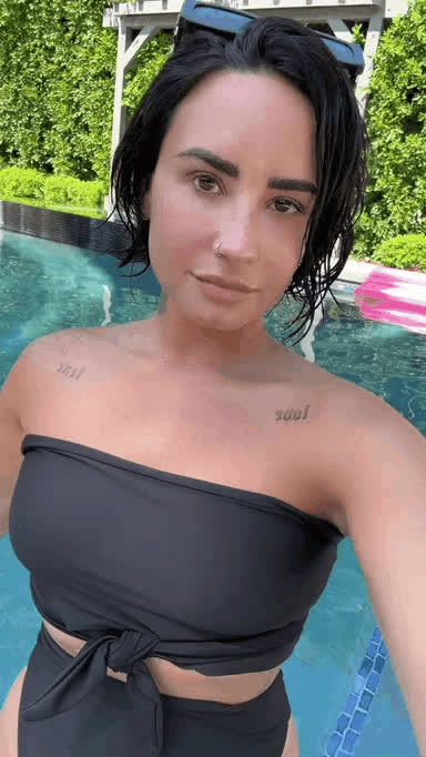 celebrity demi lovato sex gif