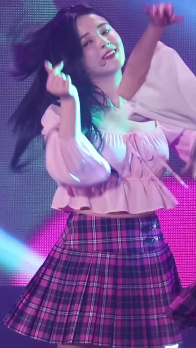 Momoland - Nancy 190501 1