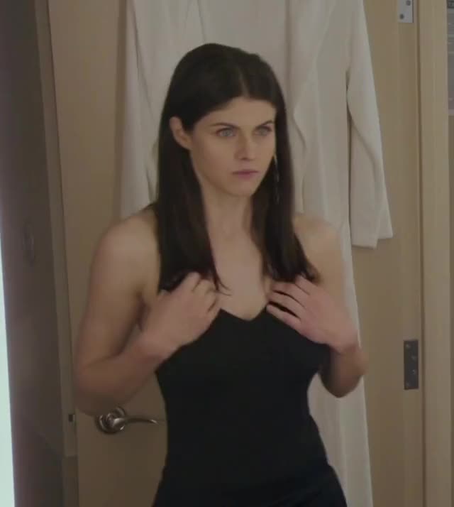 Alexandra Daddario - The Layover (2017) #7