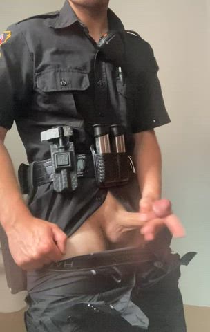 Cumming on Shift 😈👮‍♀️🐴🍆💦 #bigcock #bigballs #cop #fit #abs