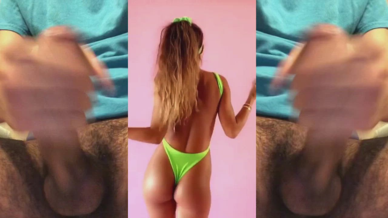 Sommer Ray loves that cumshot
