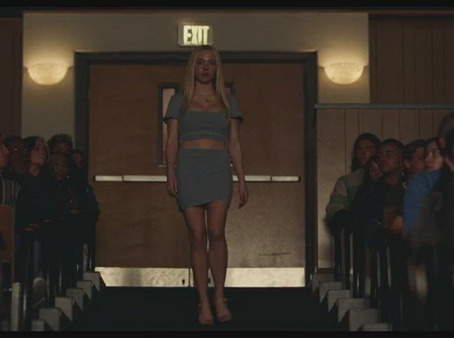 blonde celebrity sydney sweeney gif