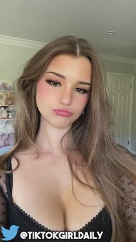 18 years old amateur big tits bouncing tits dancing onlyfans teen tiktok gif