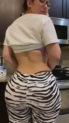ass shaved pussy thick gif