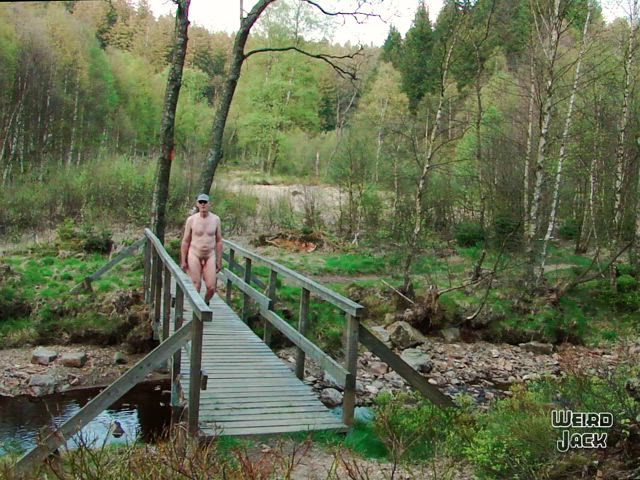 No one around, but that doesn't last long on this popular hiking trail