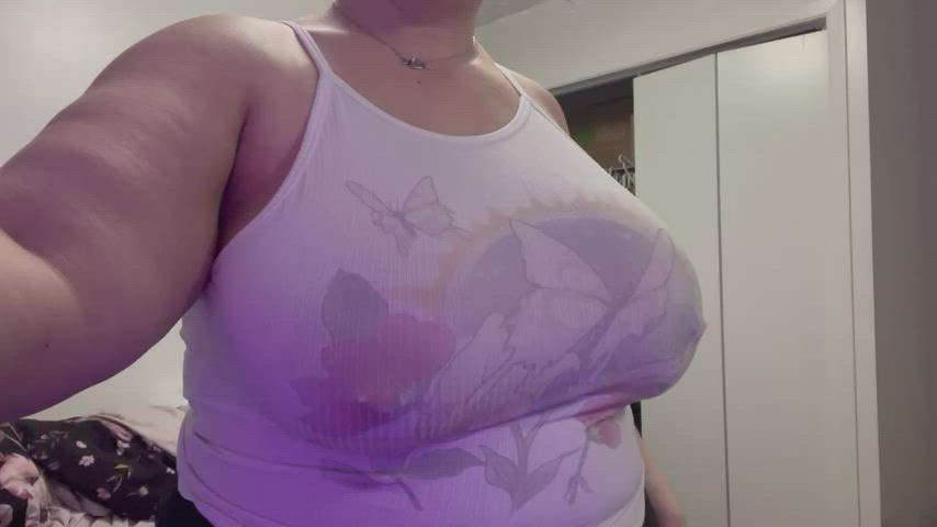 Should I go braless this summer?