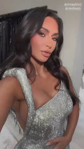 ass brunette celebrity cleavage fake tits kim kardashian gif