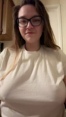 amateur big tits boobs brunette cute homemade nsfw natural tits onlyfans thick gif