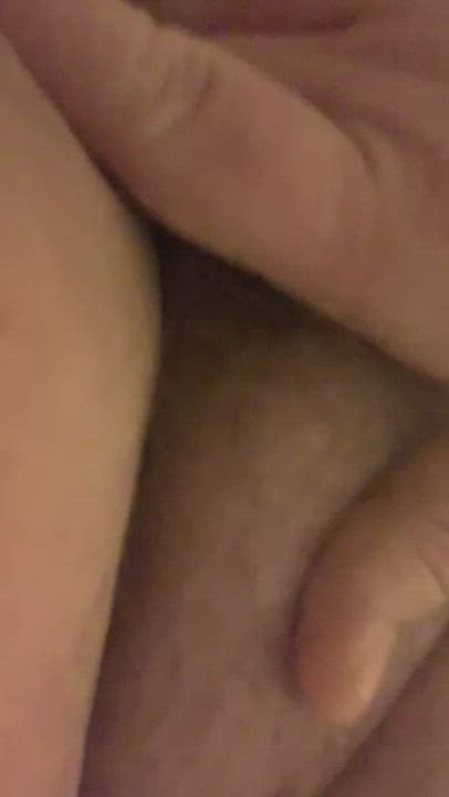 How many fingers fit in my fat pussy?