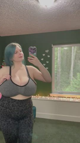 big tits bouncing bouncing tits huge tits thick tits titty drop gif