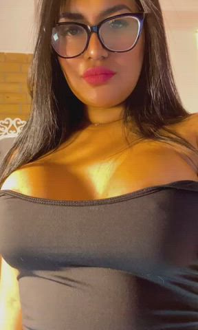 amateur big ass big tits brunette dress hotwife latina milf sensual gif