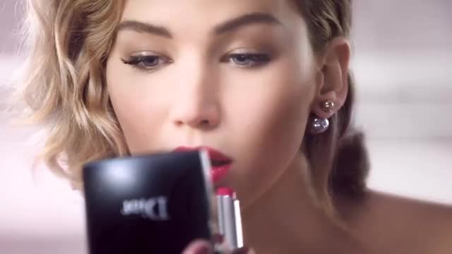 (129968) Sexy lipstick ad