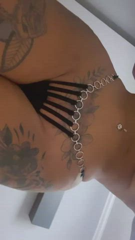 Diva Gunel Sheytan sexy tattoo