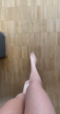 18 Years Old Feet Legs Teen Toes gif