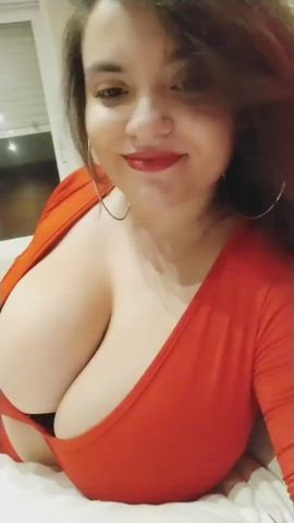 Cleavage Huge Tits Solo gif