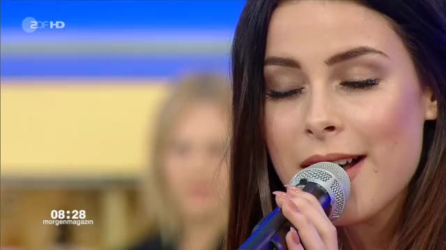 Lena Meyer-Landrut ZDF @ Morgenmagazin Leggy