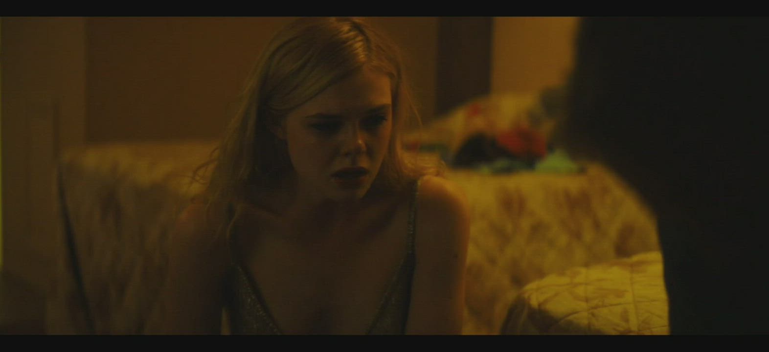 Elle Fanning almost plot reveal in (Galveston 2018)