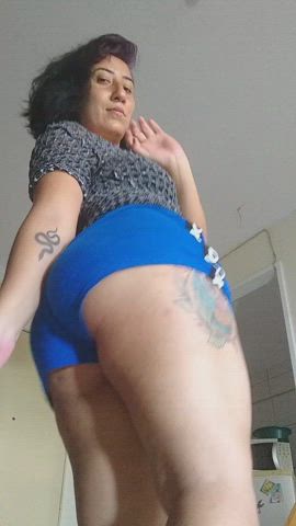 amateur ass ass spread brazilian housewife mom pussy lips shorts twerking gif