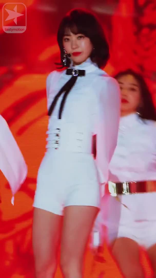 IZONE 190115 @ Seoul Music Awards Miyawaki Sakura by Poly rhythm 3(Normal+Zoomed1)