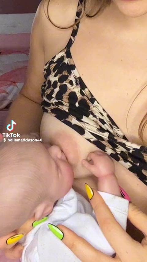 BellaMaddysonn1 - More tiktok flashing videos on my TT likes