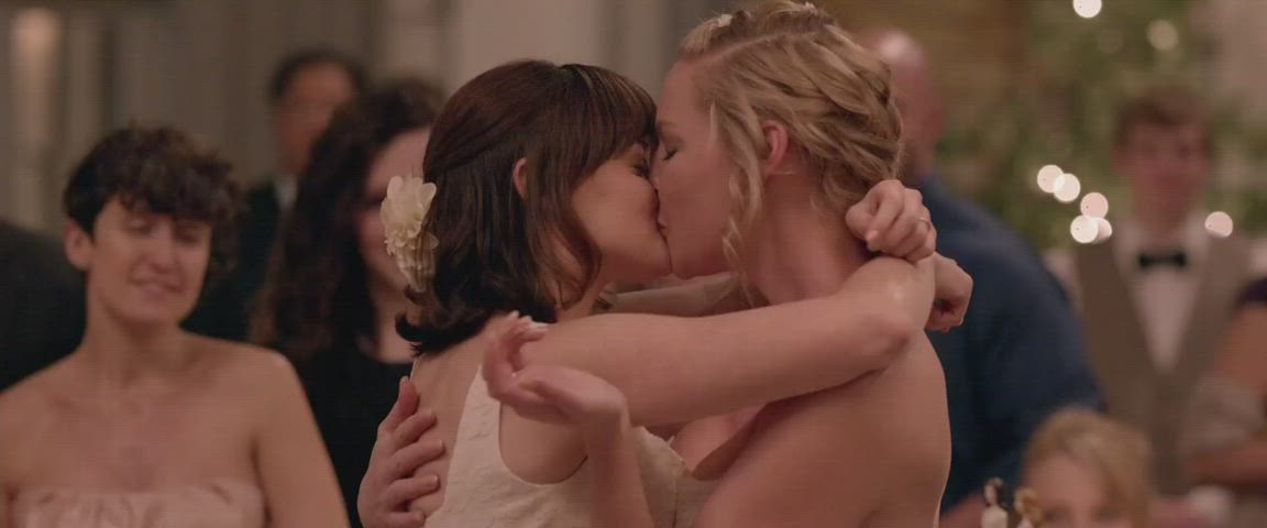 Bride Katherine Heigl Lesbian Lesbians Zooey Deschanel gif