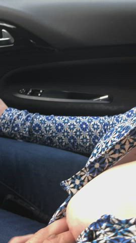 Amateur wife flashing in car