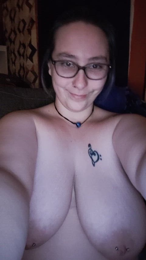 big tits smoking white girl chubby-girls girls-with-glasses goth-girls just-boobs