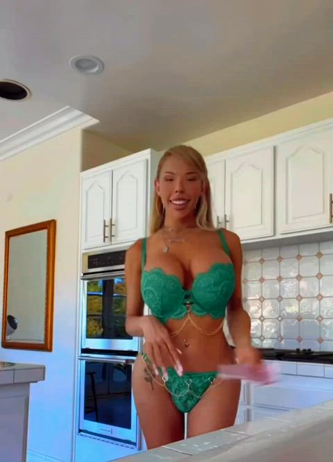 big tits brittney kade trans gif