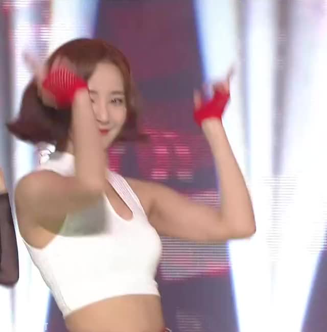 yeonwoo-MOMOLAND-armpit-4-www.kgirls.net