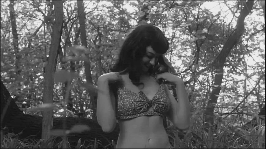 [Topless] [Bush] [Ass] Gretchen Mol in The Notorious Bettie Page (2005)