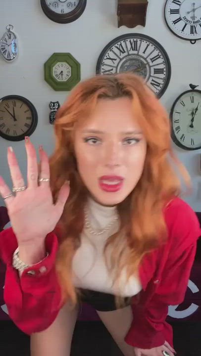 Bella Thorne gif