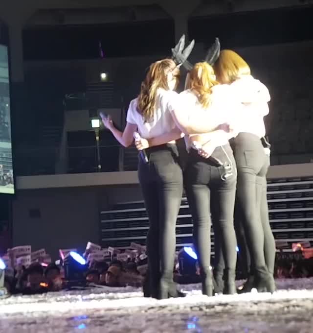 Apink Eunji Taking Advantage of Bomi and Chorong