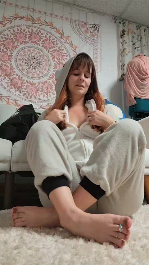 barefootmilf feet feet fetish foot foot fetish knee high socks socks soles gif