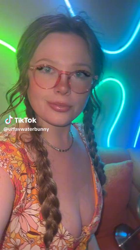 Bunny - More Tiktok flash videos on my TT likes (juanmomo45)