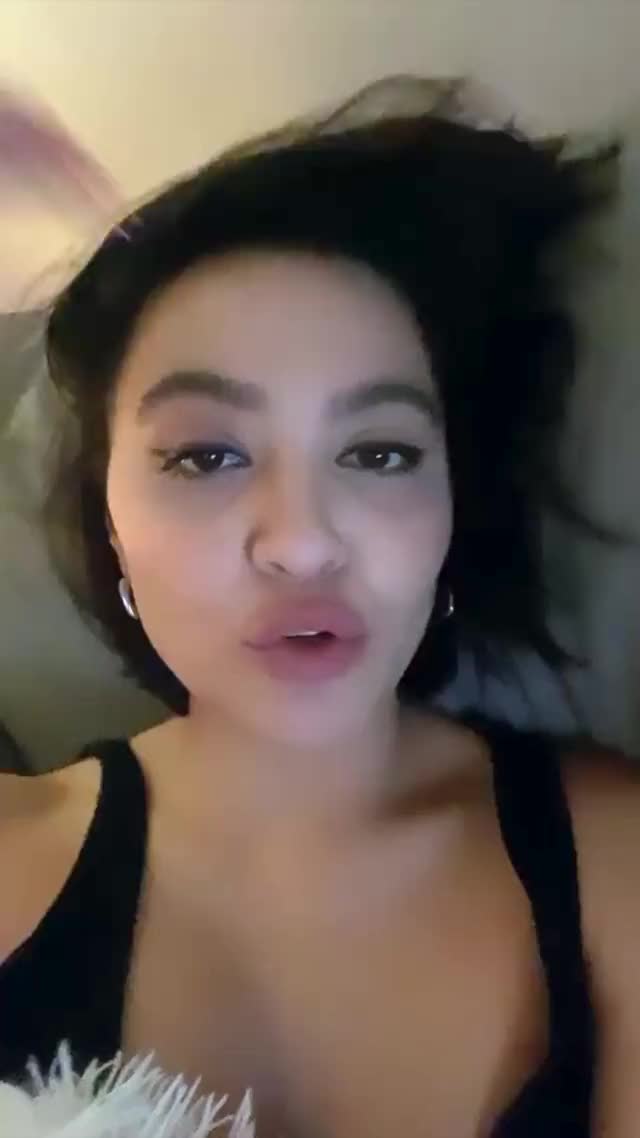 Stella Hudgens IG Plump Lips