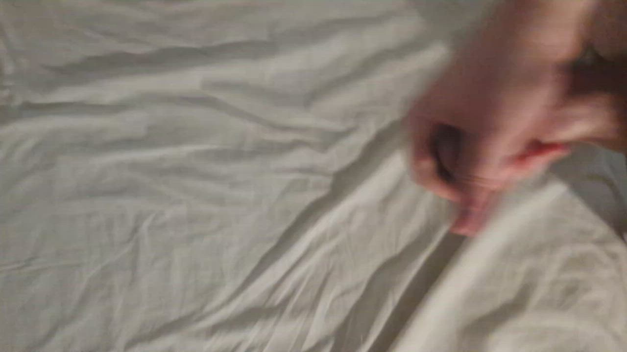 Spraying my bed - Let me know if you guys like my video!